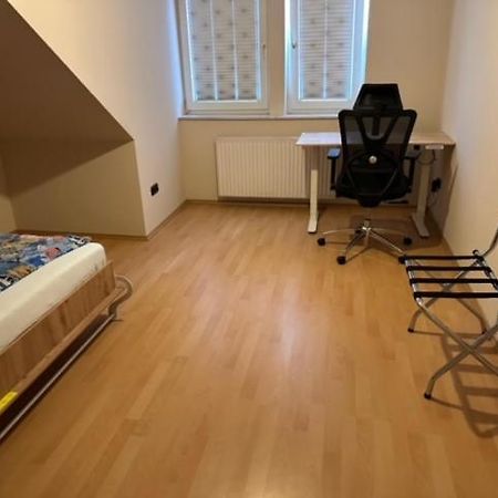 Handwerkerzimmer Дюселдорф Екстериор снимка